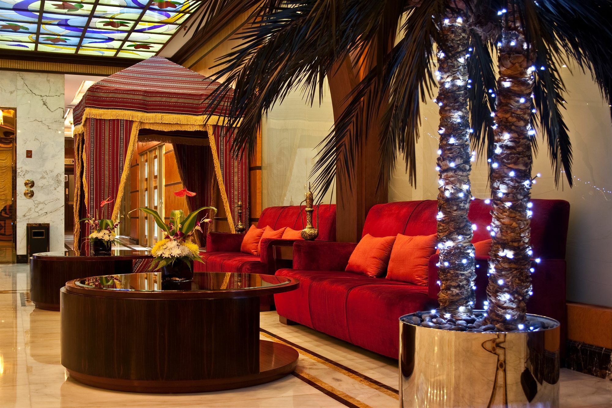 ซาฮารา บีช รีสอร์ต แอนด์ สปา Hotel ชาร์จาห์ ภายนอก รูปภาพ The lobby of the hotel