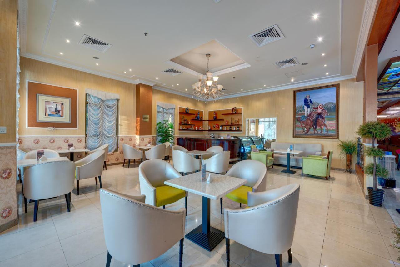 ซาฮารา บีช รีสอร์ต แอนด์ สปา Hotel ชาร์จาห์ ภายนอก รูปภาพ The lounge at the airport