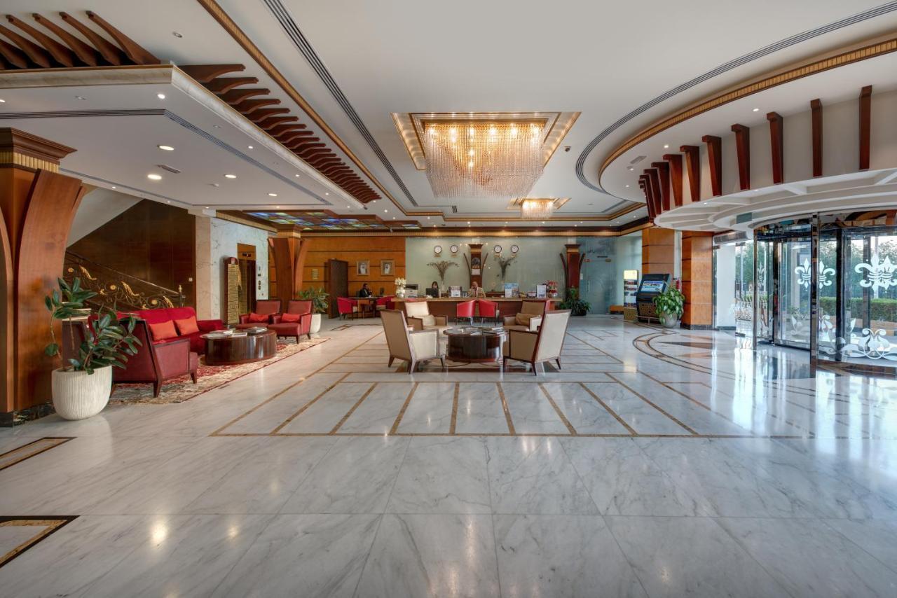 ซาฮารา บีช รีสอร์ต แอนด์ สปา Hotel ชาร์จาห์ ภายนอก รูปภาพ Lobby