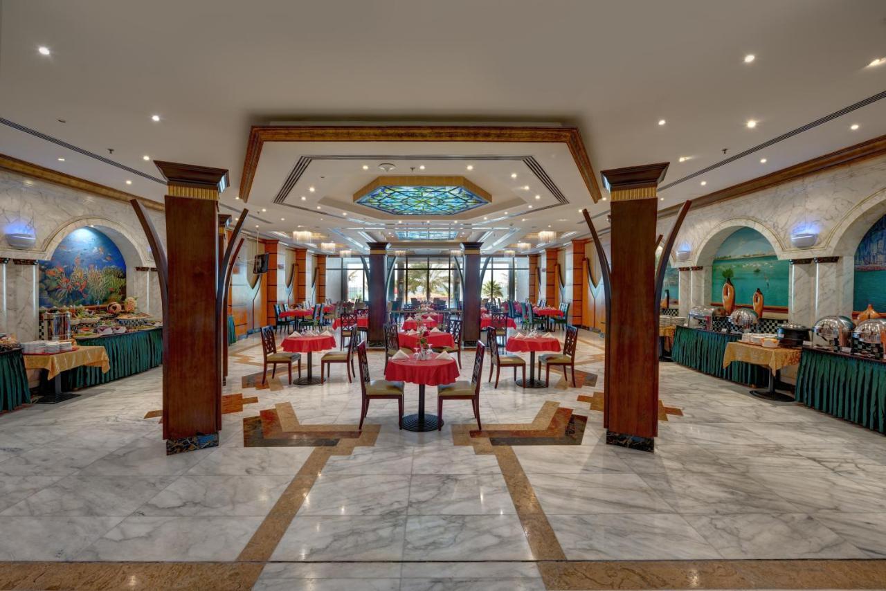 ซาฮารา บีช รีสอร์ต แอนด์ สปา Hotel ชาร์จาห์ ภายนอก รูปภาพ The buffet at the hotel