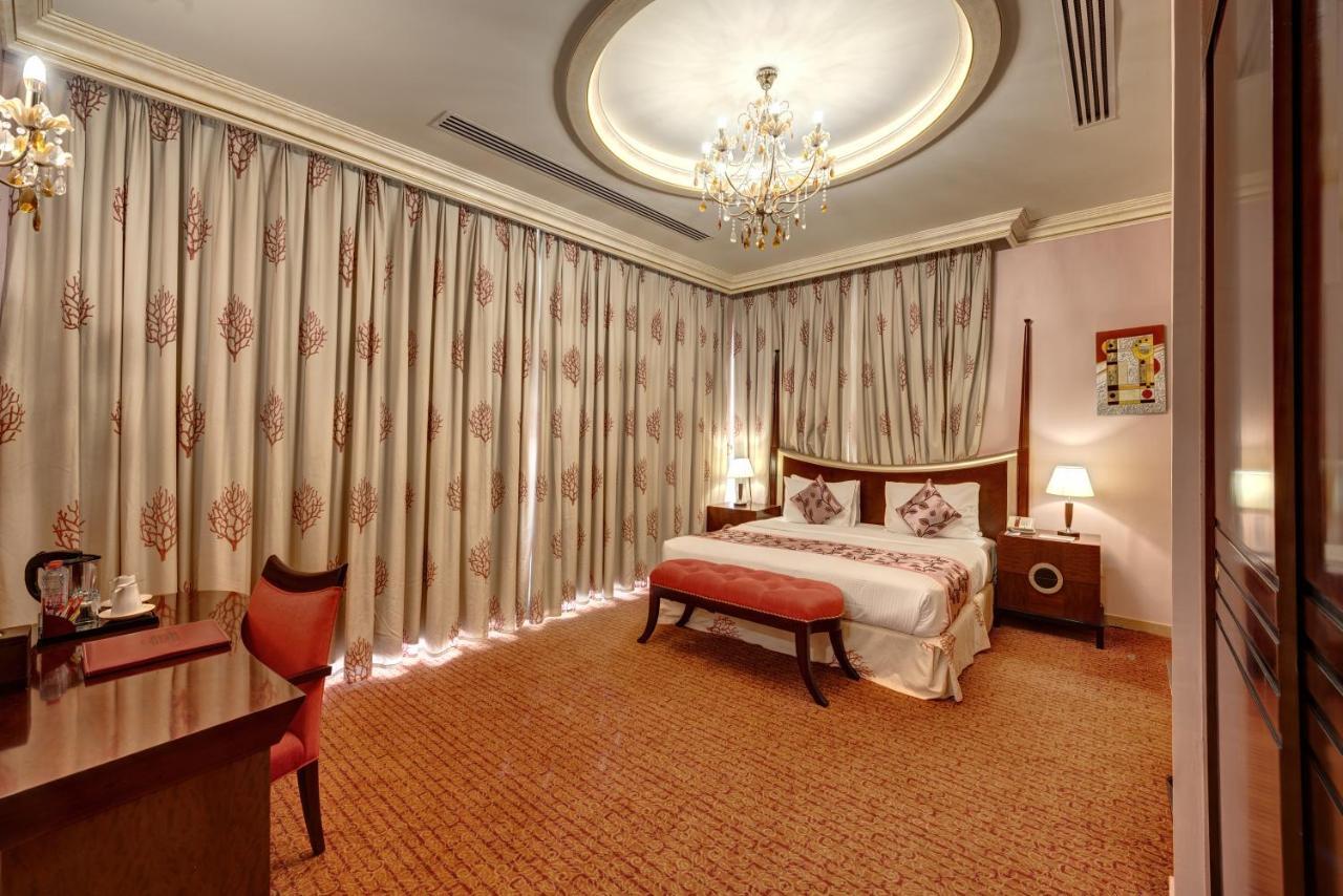 ซาฮารา บีช รีสอร์ต แอนด์ สปา Hotel ชาร์จาห์ ภายนอก รูปภาพ A bedroom at the hotel