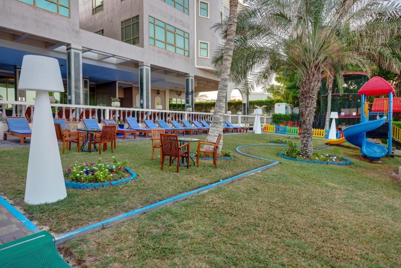 ซาฮารา บีช รีสอร์ต แอนด์ สปา Hotel ชาร์จาห์ ภายนอก รูปภาพ The school's playground