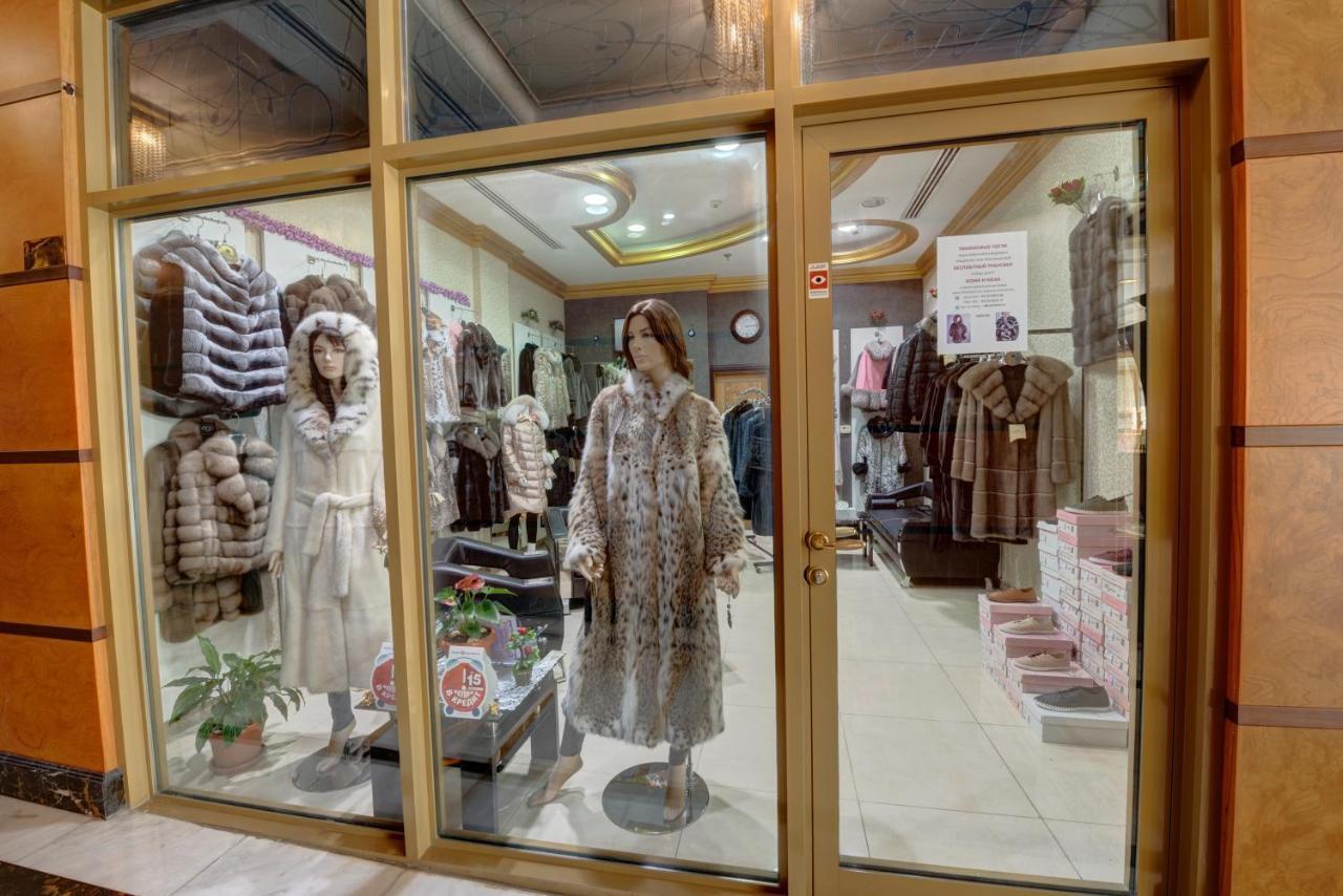 ซาฮารา บีช รีสอร์ต แอนด์ สปา Hotel ชาร์จาห์ ภายนอก รูปภาพ A fur store in Bishkek
